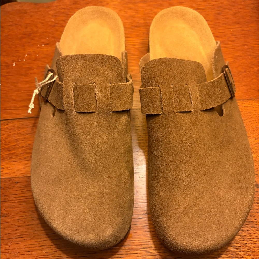 Cushionaire Hana Cork Footbed Brown Suede and Vegan Leather Clog